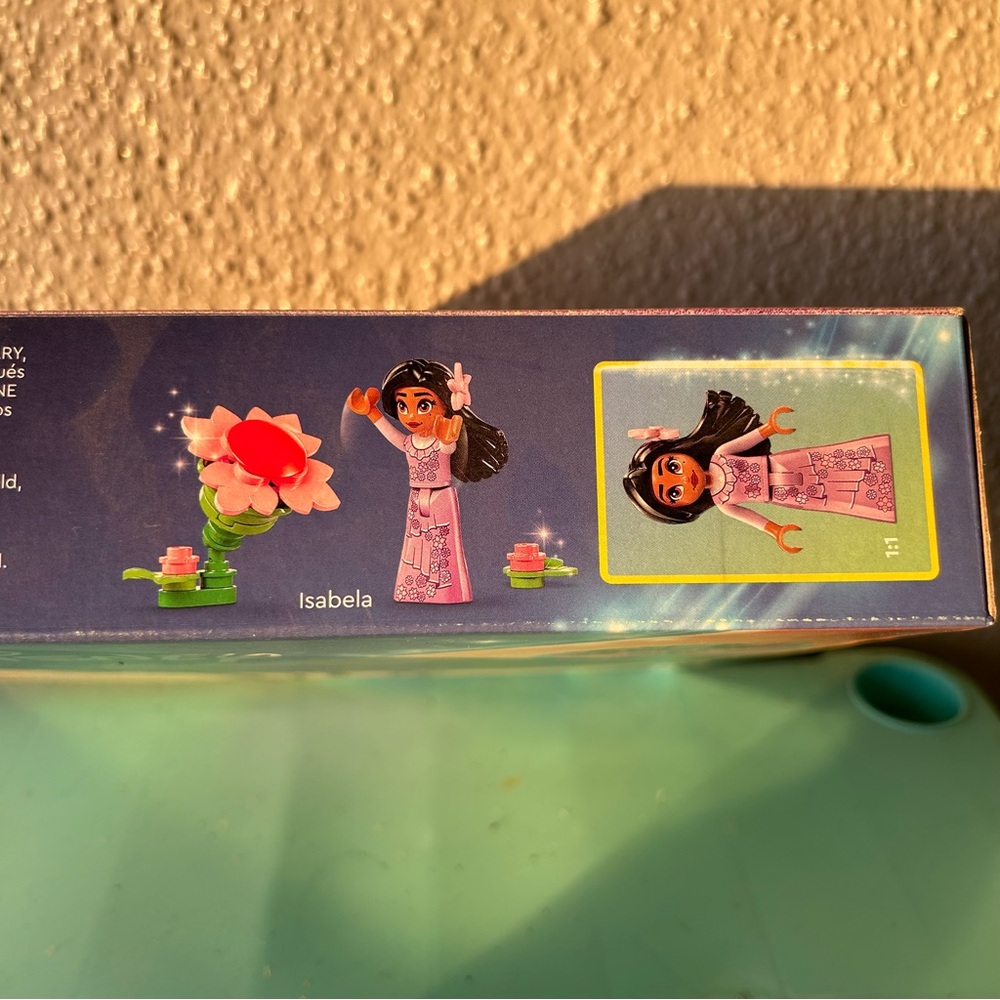 LEGO Disney Encanto Isabelas Flowerpot 43237 NIB - Picture 6 of 10